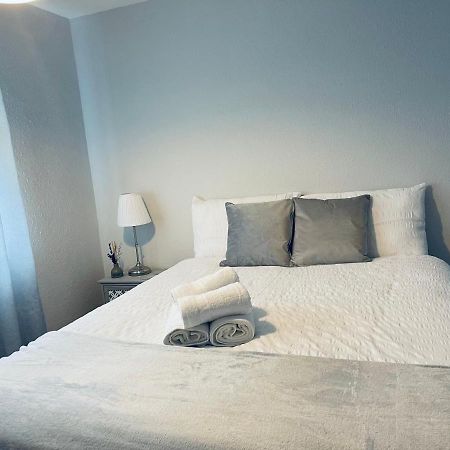 II Comfortable Room, Shared House Almondsbury Kültér fotó
